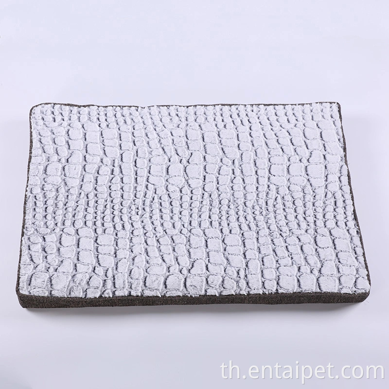 วัสดุโพลีเอสเตอร์ผลิตภัณฑ์สัตว์เลี้ยงจัดหาเสื่อเตียงแมวหรูหราสไตล์ใหม่